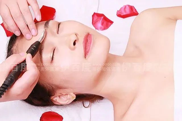 【伊百度美容养生SPA|成都40店适用丨专业美容SPA全国连锁品牌|共90分钟】现78元享焕颜美体养生套餐!w34.jpg